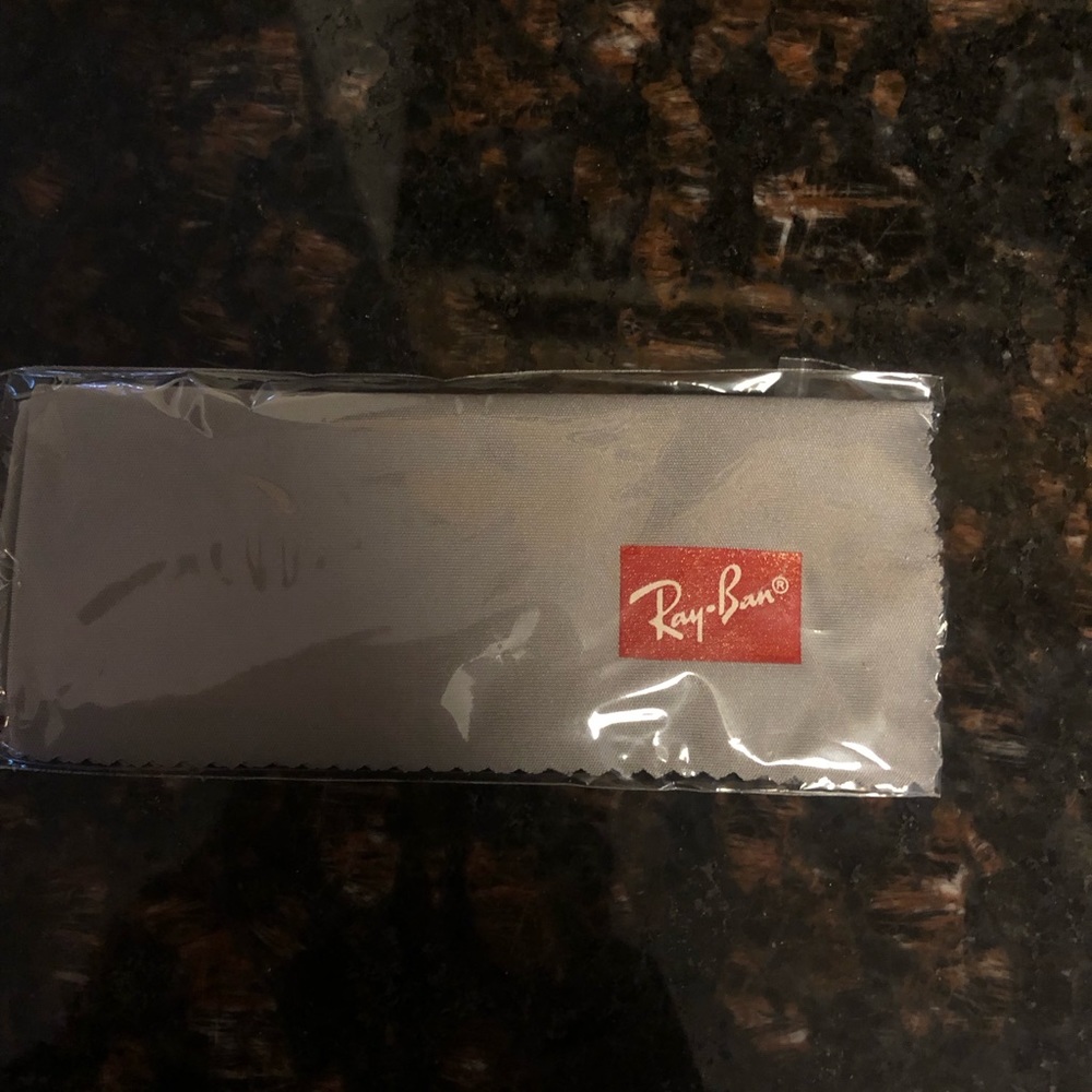 Ray-Ban - Picture 15 of 16